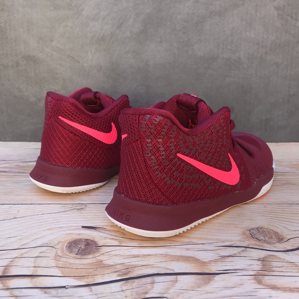 Nike Kyrie 3 (TD) Team Red/Hot Punch-White - Picture 12 of 16